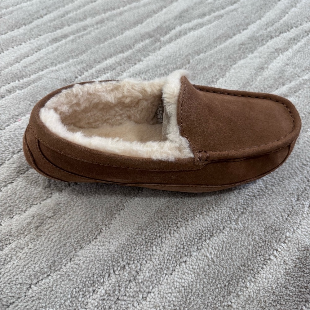 Kids Ugg Ascot slippers.